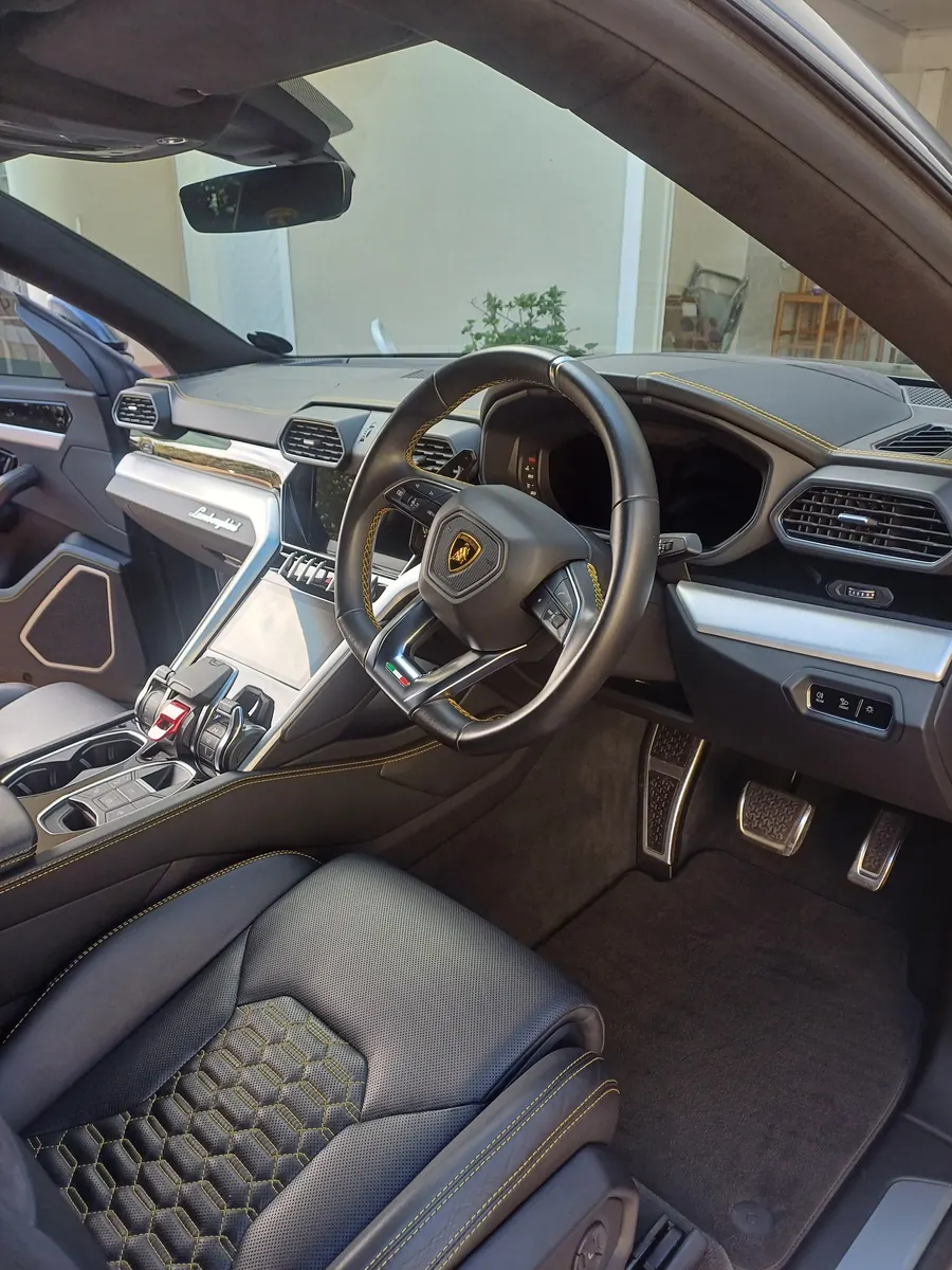 Lamborghini Urus interior after a deep clean